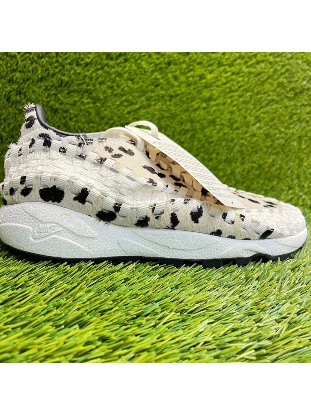 Nike Air Footscape Woven Womens Size 7.5 White Athletic Running Shoes Sneakers